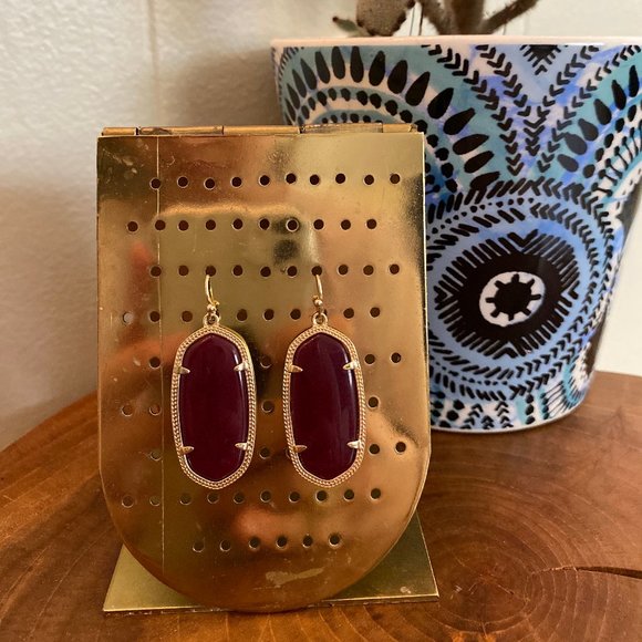 Kendra Scott Jewelry - Kendra Scott Elle Gold Maroon Jade Earrings Kendra Scott Jewelry - Kendra Scott Elle Gold Maroon Jade Earrings